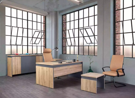 Elegante houten kantoorkast met compartimenten
