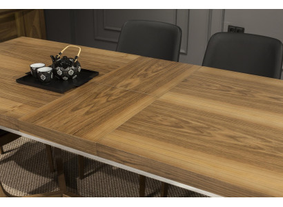 Moderne en praktische houten eettafel