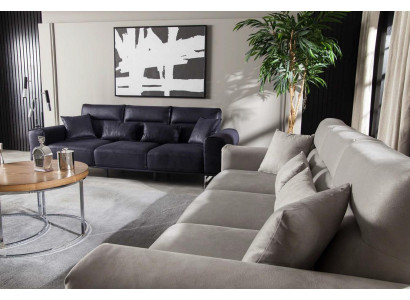 Zwarte bank, zacht en luxe voor drie personen