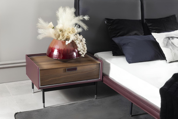 Ideale tentoonstellingsset voor de slaapkamer, met bed en nachtkastjes, 4 stuks