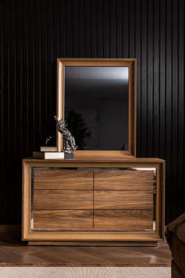 Moderne commode + spiegel met praktische opbergruimte