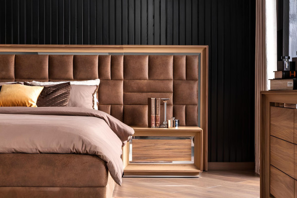 Ideale slaapkamermeubelset, bestaande uit een kast, nachtkastjes en een bed in 5 delen.