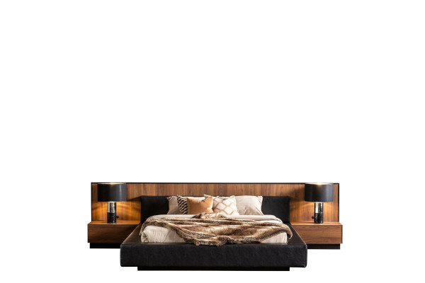 Luxe bed met mobiele nachtkastjes