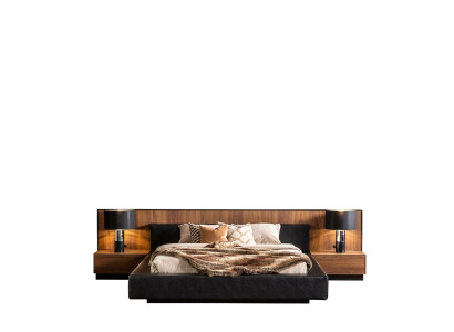 Luxe bed met mobiele nachtkastjes