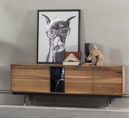 Moderne praktische koffie buffet met nieuwe opbergruimte