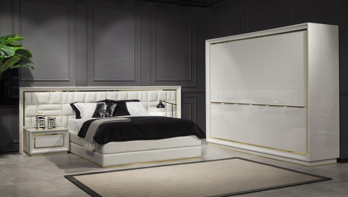 Moderne en comfortabele witte kast met luxe opbergruimte