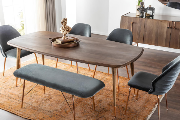 10-delige tafel met stoelen en bruine houten buffet