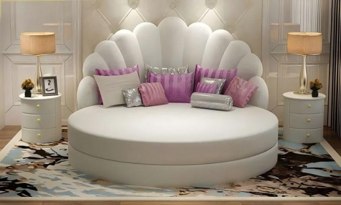 Elegante witte ronde bed met paarse fluwelen bekleding voor moderne slaapkamer