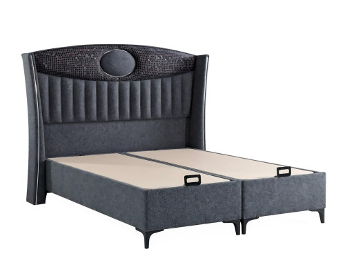 Elegante stoffen en houten bed met matras