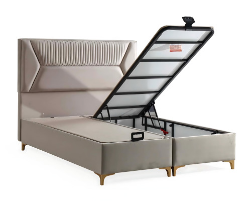 Lichtbruine bed met stoffen en houten matras