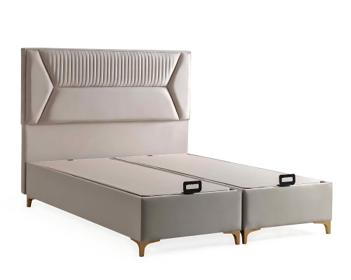 Lichtbruine bed met stoffen en houten matras