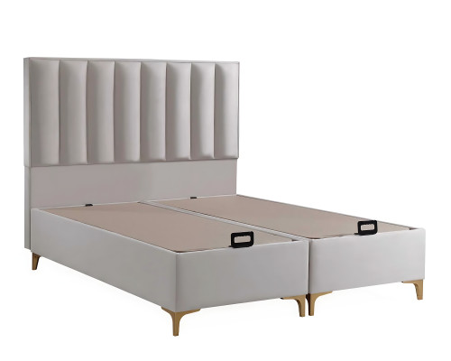 Elegante bed met rugkussen