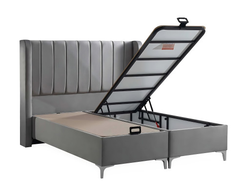 Elegante stoffen en houten bed met matras