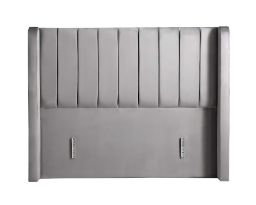 Elegante bed met bruine stof