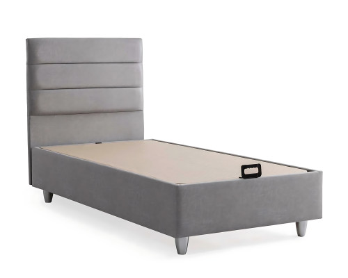 Elegante stoffen en houten bed met matras