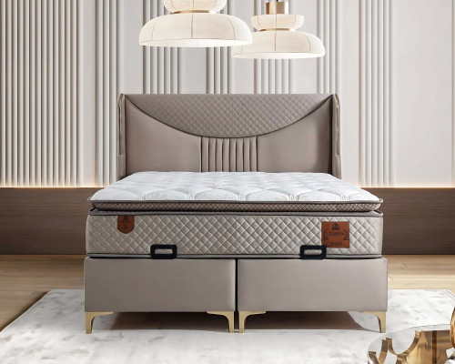 Moderne bed met matras siert elke kamer.
