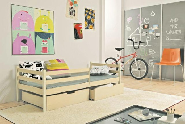 Kinderbed Barneseng + massief houten opbergdoos Aito