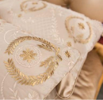 Tweepersoonsbed Luxe bedden Houten bedframes Bedframe Bruin Design Klassiek