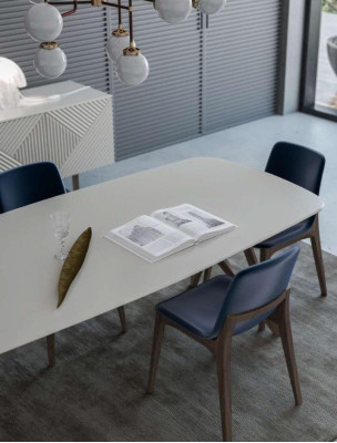 Eetkamerset Moderne eetkamerset Wit dressoir met opbergruimte