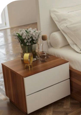 Wit-bruine slaapkamer set luxe houten meubels bed nachtkastjes commode