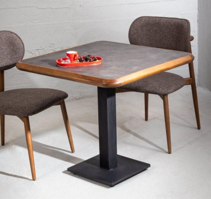 Landhuisstijl 5-delige eetkamerset: houten tafel met comfortabele stoelen