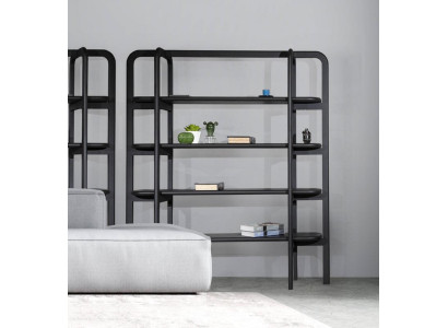 Stabiel houten rek in zwart, industrieel ontwerp met vintage charme.