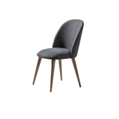 Klassieke fauteuil, luxe stoel, gestoffeerd textiel, houten stoelen, designstoel.