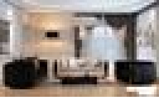 Luxe gestoffeerde 3-zitsbank in beige in eigentijdse stijl