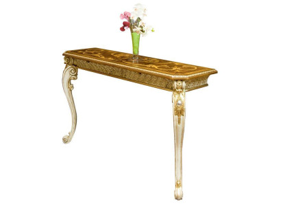 Console tafel in landelijke stijl met klassieke telefoontafels en gouden gesneden poten.