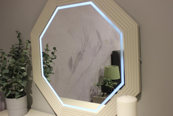Exclusieve designer make-uptafel met spiegel Functioneel en Luxueus Nieuw