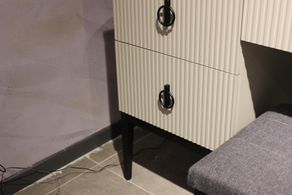 Exclusieve designer make-uptafel met spiegel Functioneel en Luxueus Nieuw