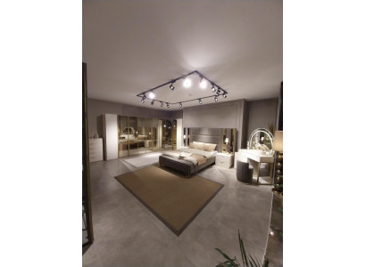 Luxe slaapkamerset Bed + 2x nachtkastjes Dressoir Kledingkast Hout Nieuw