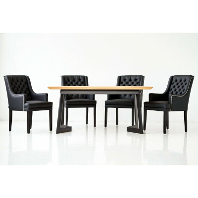 Ontwerper eetkamertafel met 4 Chesterfield fauteuils zitgroep stoelen.