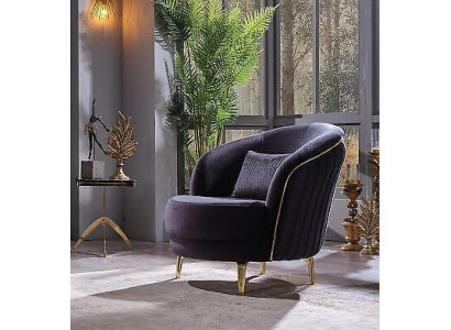 Moderne fauteuil met luxe roestvrijstalen poten voor de woonkamer, zithoek van hout en gestoffeerd meubilair.