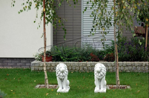 Leeuw tuinbeeld terras decoratieve tuin sculptuur figuren beeldhouwwerk