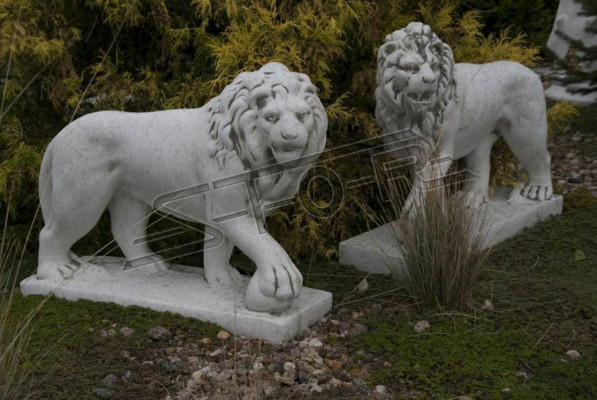 Leeuw tuinbeeld terrastuin sculptuur figuren sculpturen