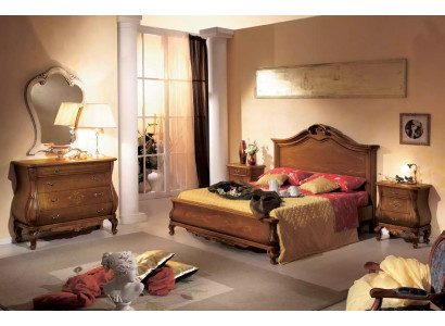 Bruine slaapkamer set met bed, 2 nachtkastjes, commode, spiegel. Klassiek.