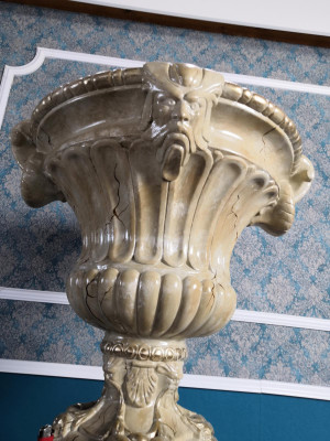 XXL Vaas Tafel Decoratie Deco Vazen 69cm Antieke Stijl Sculptuur Figuur Kelk Rom