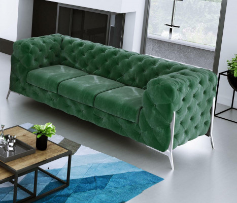 Chesterfield driepersoons comfortabele designer woonkamerbank met 3 zitplaatsen.