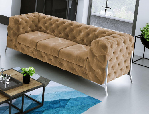 Chesterfield driepersoons comfortabele designer woonkamerbank met 3 zitplaatsen.