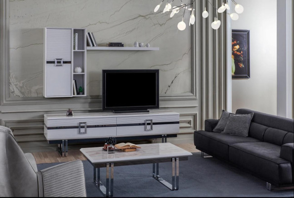 Moderne woonkamer wand bestaat uit 4 delen in exclusief wit woonkamermeubilair.