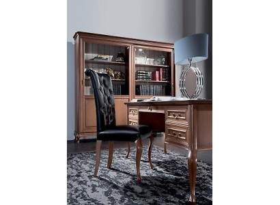 Klassiek bureau met luxestoel Luxe kantoorinrichting Houten meubels