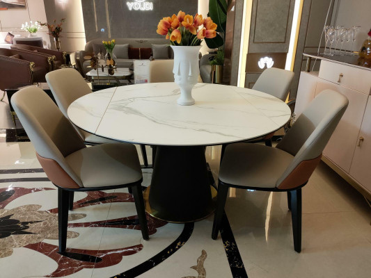 Ronde eettafel + 4 stoelen Stoelenset met ronde houten tafels
