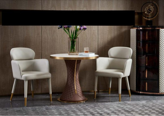 Eettafelset met fauteuils en stoelen, 3-delige groep. Italiaanse stijl.