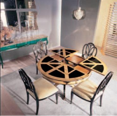 Meubel eettafel in antieke stijl Italiaanse eettafels Houten tafels Ronde tafels
