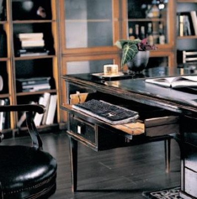 Bureau tafel met vergadertafel chefstafel Bizzotto inrichting meubels