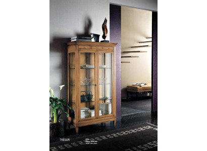 Vitrines woonkamer Bruin kasten dressoir licht vitrinekast klassiek