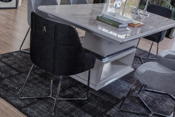 Exclusieve eetkamerset bestaande uit een eettafel met 7 delen en 6 stoelen, nieuw.