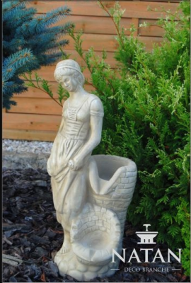 Beeld van vrouw AMANDA tuin standbeeld sculptuur sculpturen beelden standbeelden decoratie steen.