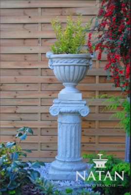 Zuilen zuil voor figuurdecoratie sculptuur beeld standbeeld terrasontwerp tuin.